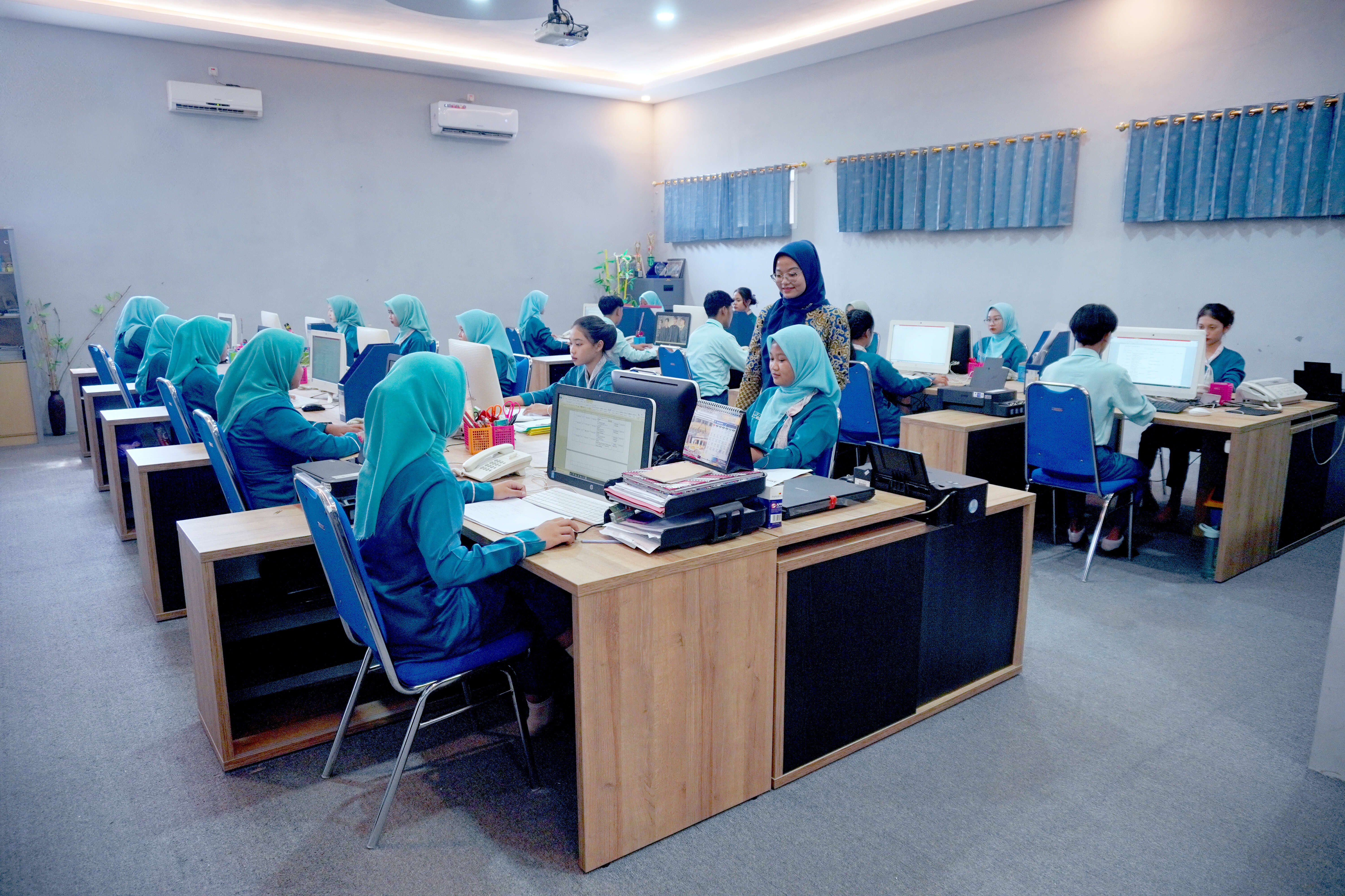 Manajemen Perkantoran dan Layanan Bisnis